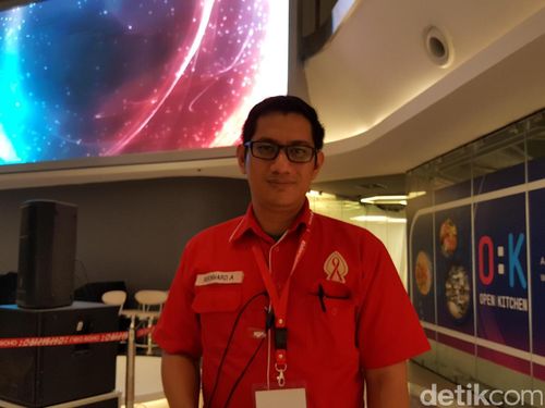 Hanya Berpelukan dan Minum Segelas Bersama Tak Akan Tularkan HIV-AIDS Hanya Berpelukan dan Minum Segelas Bersama Tak Akan Tularkan HIV-AIDS