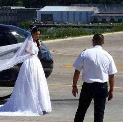 Viral, Video Calon Pengantin Kecelakaan Saat Naik Heli ke Lokasi Pernikahan Viral, Video Calon Pengantin Kecelakaan Saat Naik Heli ke Lokasi Pernikahan