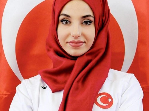 Kubra Dagli, Hijabers Cantik Peraih Medali Emas di Kejuaraan Taekwondo Dunia