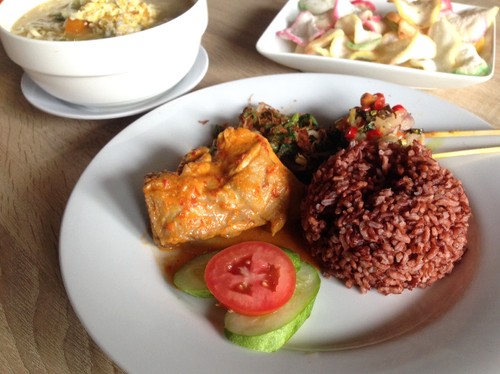 Canteen Bintaro: Sedap Mengenyangkan Nasi Bali Komplet dan Mie Godok Jawa Canteen Bintaro: Sedap Mengenyangkan Nasi Bali Komplet dan Mie Godok Jawa