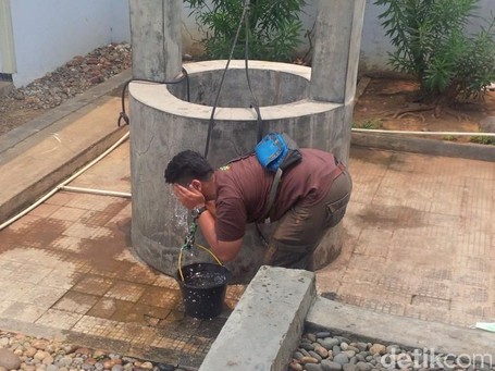 Kisah Sumur Bertuah di Rumah Pengasingan Bung Karno Kisah Sumur Bertuah di Rumah Pengasingan Bung Karno
