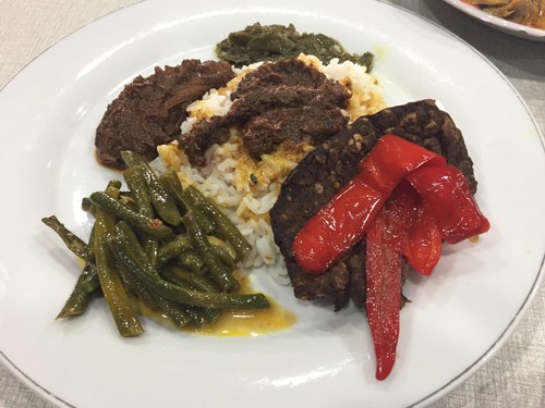 Nasi Padang Dibungkus dan Makan di Tempat, Mahal yang Mana? 2 Ilmuwan Ini Jawab Lewat Cekidot Nasi Padang Dibungkus dan Makan di Tempat, Mahal yang Mana? 2 Ilmuwan Ini Jawab Lewat Cekidot