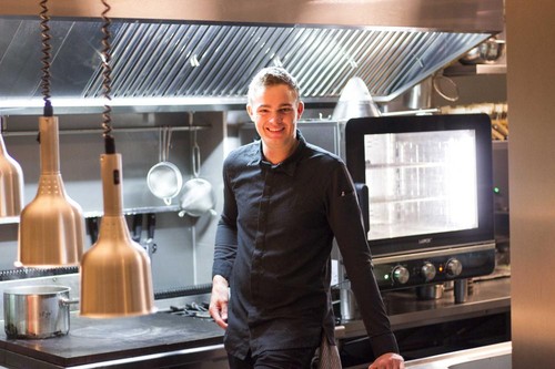 Hebatnya Restoran ini Hanya Punya Satu Orang Pegawai Saja.