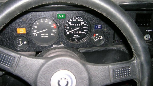 Puluhan Tahun BMW M1 Ini Tak Tersentuh