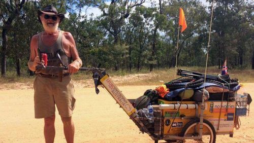 Jalan Kaki Keliling Australia Demi Istri yang Meninggal karena Sakit Langka Jalan Kaki Keliling Australia Demi Istri yang Meninggal karena Sakit Langka