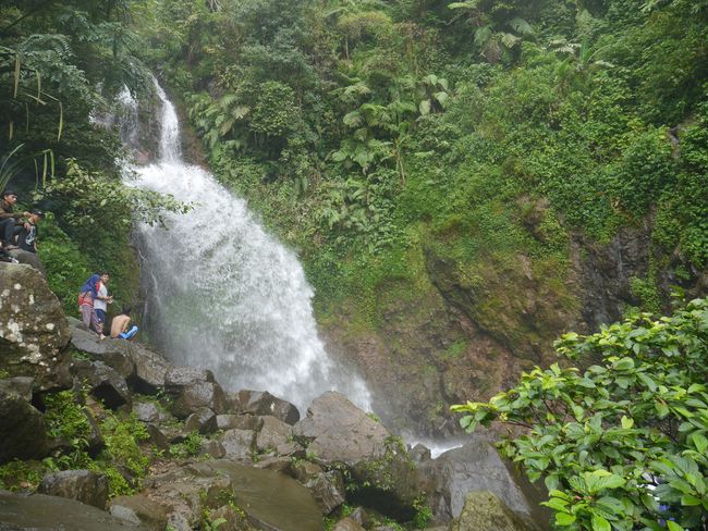 Wisata ke Curug  Ciherang  yang Cantik di Bogor Ini Tipsnya 