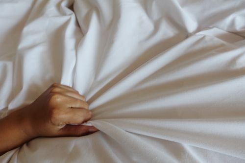Normalkah Bercinta Sampai 8 Kali dalam Semalam? Normalkah Bercinta Sampai 8 Kali dalam Semalam?