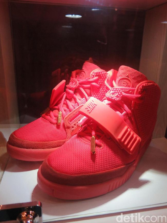 Menengok Sneakers Nike Air Yeezy 2 Rp 75 Juta di Jakarta