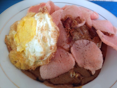 Ketoprak Pak Yono: Sedapnya Ketoprak Berbumbu Kacang Halus dengan Topping Telur Ketoprak Pak Yono: Sedapnya Ketoprak Berbumbu Kacang Halus dengan Topping Telur