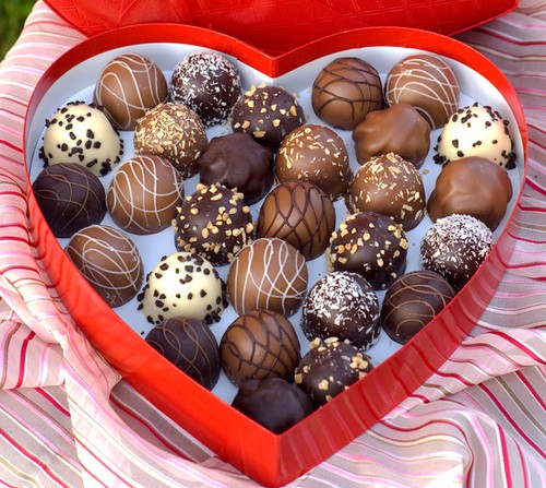 Percantik Cokelat Truffle dengan Tips Praktis Ini Percantik Cokelat Truffle dengan Tips Praktis Ini