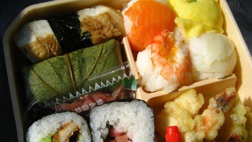 Agar Diet Sukses, 4 Hal Ini Tidak Boleh Dilakukan Saat Makan Siang 1 Agar Diet Sukses, 4 Hal Ini Tidak Boleh Dilakukan Saat Makan Siang 1
