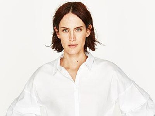 5 Blus & Kemeja Putih yang Tak Membosankan untuk Dipakai Bekerja 5 Blus & Kemeja Putih yang Tak Membosankan untuk Dipakai Bekerja