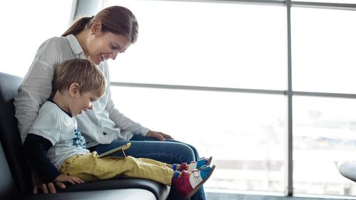 Bagaimana Mengajarkan Perilaku Positif di Medsos ke Anak? Bagaimana Mengajarkan Perilaku Positif di Medsos ke Anak?