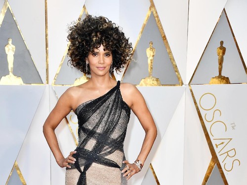 Tampil Kribo di Oscar Rambut Halle Berry Disamakan dengan Tampil Kribo di Oscar Rambut Halle Berry Disamakan dengan