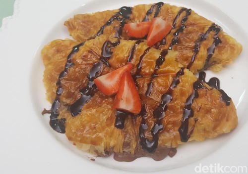 Croissant Panggang Nutella Enak Buat Sarapan atau Ngemil Croissant Panggang Nutella Enak Buat Sarapan atau Ngemil