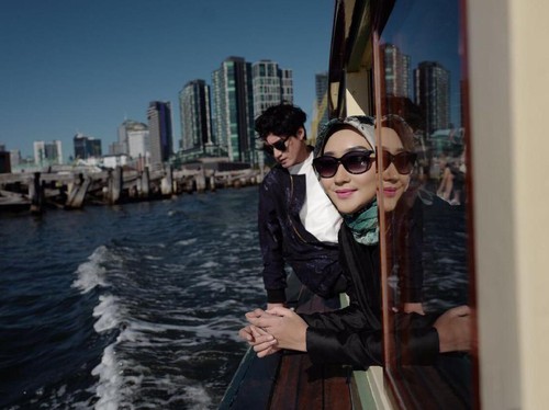 Dian Pelangi & Barli Asmara Cari Inspirasi dari Pasar Sampai Wisata Cruise Dian Pelangi & Barli Asmara Cari Inspirasi dari Pasar Sampai Wisata Cruise