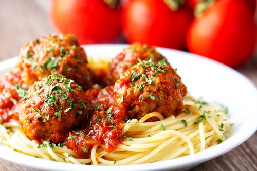 Mau Bikin Bola-bola Daging Enak untuk Pasta? Ikuti 5 Tips Ini Mau Bikin Bola-bola Daging Enak untuk Pasta? Ikuti 5 Tips Ini