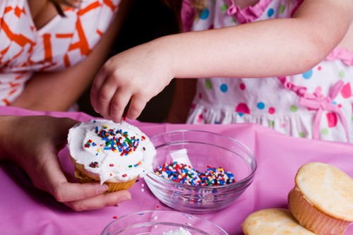 Yuk, Bikin 5 Kreasi Cupcake Praktis Ini Bersama Anak Yuk, Bikin 5 Kreasi Cupcake Praktis Ini Bersama Anak
