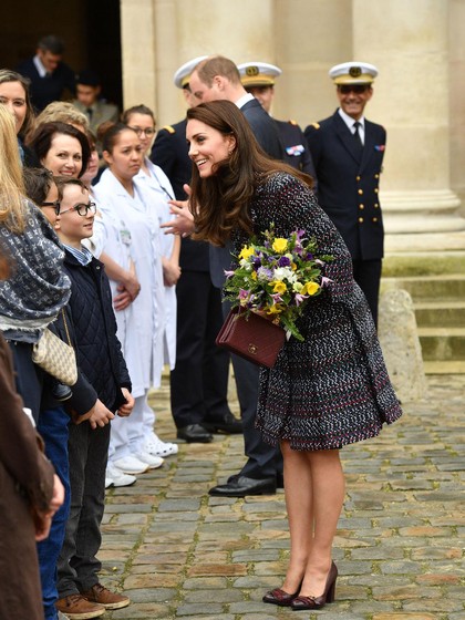 Foto: Gaya Rp 130 juta Kate Middleton saat Berkunjung ke Paris Foto: Gaya Rp 130 juta Kate Middleton saat Berkunjung ke Paris