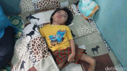 Kisah Fahry, Balita Asal Cilegon yang Kena Radang Otak dan Gizi Buruk Kisah Fahry, Balita Asal Cilegon yang Kena Radang Otak dan Gizi Buruk