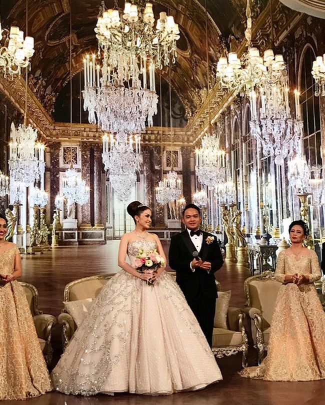 Menikah Momo Geisha bak Puteri Pakai Gaun Pengantin Menikah Momo Geisha bak Puteri Pakai Gaun Pengantin