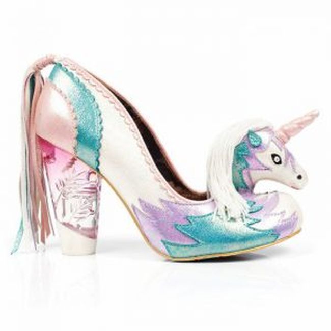 Cute! High Heels Bentuk Unicorn Ini Jadi Tren di Internet