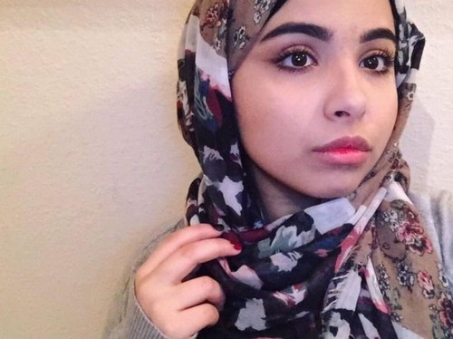 Remaja Arab di AS Viral karena Kirim Pesan ke Ayahnya Ingin Buka Jilbab Remaja Arab di AS Viral karena Kirim Pesan ke Ayahnya Ingin Buka Jilbab