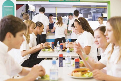 Sekolah Negeri di New York Akan Diwajibkan Sediakan Makanan Halal dan Kosher Sekolah Negeri di New York Akan Diwajibkan Sediakan Makanan Halal dan Kosher