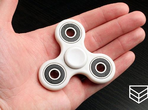 Bocah 9 Tahun Cedera Saat Bermain Trik dengan Fidget Spinner Bocah 9 Tahun Cedera Saat Bermain Trik dengan Fidget Spinner