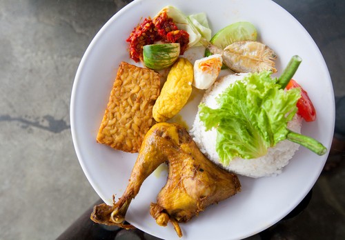 Ayam Goreng Terenak di Jakarta Bisa Dinikmati di 5 Tempat Ini