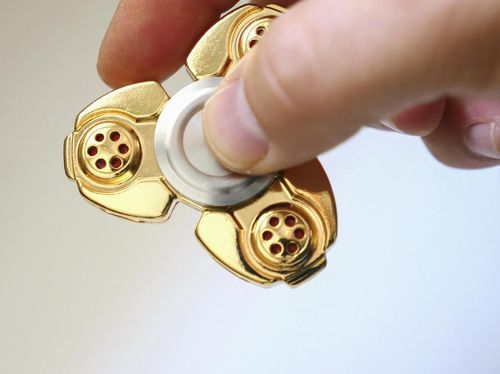 Fidget Spinner Dicurigai Bisa Mengandung Timbal Berbahaya Fidget Spinner Dicurigai Bisa Mengandung Timbal Berbahaya