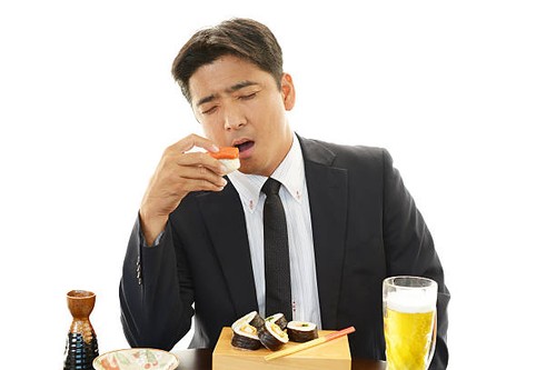 Hati-hati Infeksi Parasit Bisa Terjadi Setelah Makan Sushi, Seperti Dialami Pria Ini Hati-hati Infeksi Parasit Bisa Terjadi Setelah Makan Sushi, Seperti Dialami Pria Ini