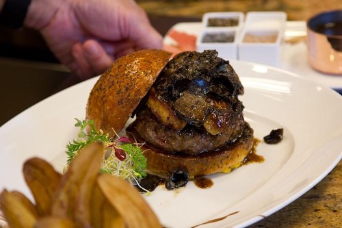 Inilah 10 Burger dengan Harga Selangit di Amerika (2) Inilah 10 Burger dengan Harga Selangit di Amerika (2)