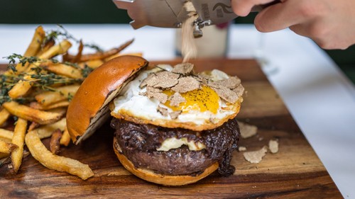 Inilah 10 Burger dengan Harga Selangit di Amerika (1) Inilah 10 Burger dengan Harga Selangit di Amerika (1)