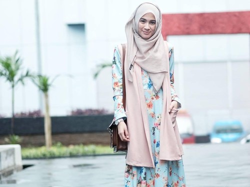 Inspirasi Baju Lebaran dengan Gamis Nagita Slavina Hingga 