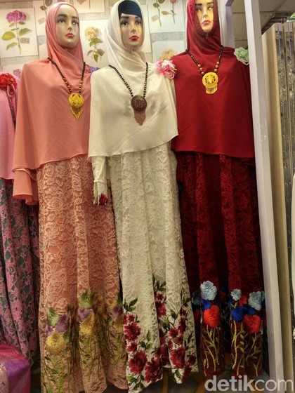 Gamis Nagita  Slavina  Baju  Lebaran yang Paling Dicari di 