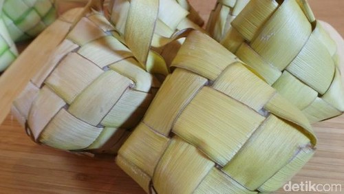 Dalam 30 Menit Ketupat Empuk Lembut Siap Dinikmati, Ini Caranya