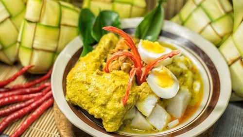 Mau Makan Ketupat Enak Tanpa Repot? Mampir Saja ke 4 Restoran Indonesia Ini Mau Makan Ketupat Enak Tanpa Repot? Mampir Saja ke 4 Restoran Indonesia Ini