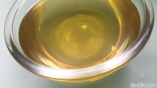 Yuk, Bikin Stok Sirop Pandan yang Harum Legit! Yuk, Bikin Stok Sirop Pandan yang Harum Legit!