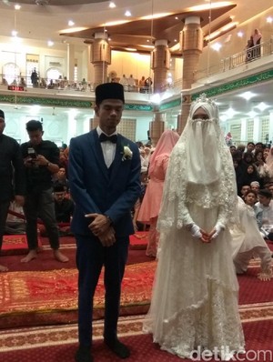 Muzammil Hasballah Resmi Menikah, Netizen: Hari Akhwat Berduka Nasional Muzammil Hasballah Resmi Menikah, Netizen: Hari Akhwat Berduka Nasional