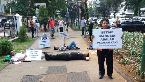 Heboh Video Pemotor Marah-marah di Trotoar, Ini Kata Koalisi Pejalan Kaki