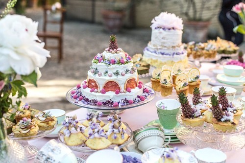 Ini 8 Cake Pengantin Cantik dan Elegan yang Sedang Tren (2) Ini 8 Cake Pengantin Cantik dan Elegan yang Sedang Tren (2)