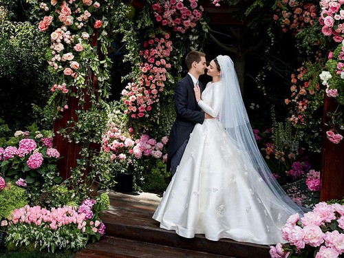 Terungkap, Gaun Mewah Miranda Kerr Saat Menikah dengan Bos Snapchat Terungkap, Gaun Mewah Miranda Kerr Saat Menikah dengan Bos Snapchat