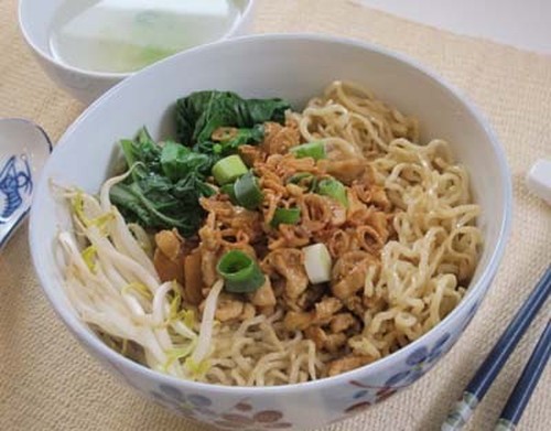 Kangen Mie Bangka? Coba Saja Mie Ayam yang Menggugah Selera di Sini Kangen Mie Bangka? Coba Saja Mie Ayam yang Menggugah Selera di Sini
