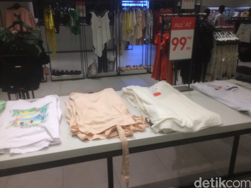 Zara Diskon Hingga 70%, Kaus Mulai dari Rp 99 Ribu Zara Diskon Hingga 70%, Kaus Mulai dari Rp 99 Ribu