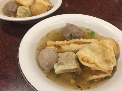 Bakso Malang Enggal: Slurpp! Gurih Segar Bakso Malang Penghangat Badan Bakso Malang Enggal: Slurpp! Gurih Segar Bakso Malang Penghangat Badan