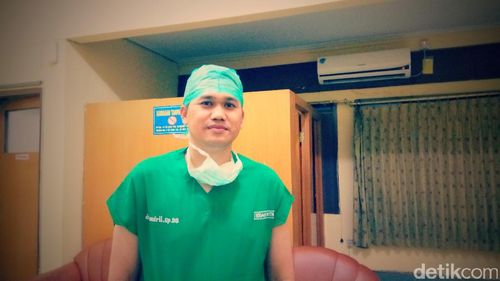 dr Irwan, Pilih Jadi Ahli Angkat Tumor Otak karena Tantangan dr Irwan, Pilih Jadi Ahli Angkat Tumor Otak karena Tantangan