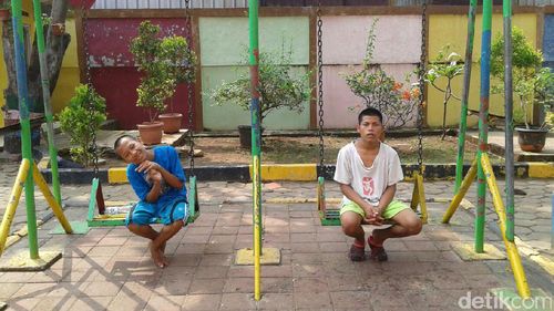 Mengintip Kehidupan Anak-anak Tunagrahita di Panti Sosial Kalideres Mengintip Kehidupan Anak-anak Tunagrahita di Panti Sosial Kalideres