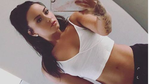 Olahraga yang Disarankan Dokter untuk Perut Rata Seperti Demi Lovato Olahraga yang Disarankan Dokter untuk Perut Rata Seperti Demi Lovato