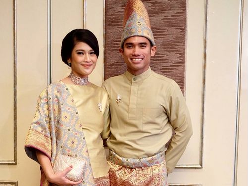 Kata Siapa Cewek Pintar Bikin Cowok Takut, 8 Artis Buktikan Itu Salah 1 Kata Siapa Cewek Pintar Bikin Cowok Takut, 8 Artis Buktikan Itu Salah 1